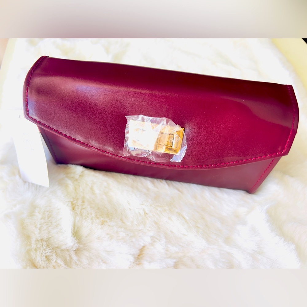Glass Ladder & Co “The Jackie” maroon crossbody sunglass holder clutch